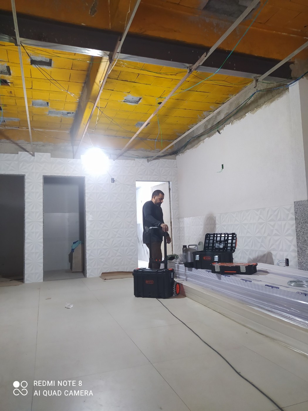 Equipe e estrutura de instalação da DMR Climatização